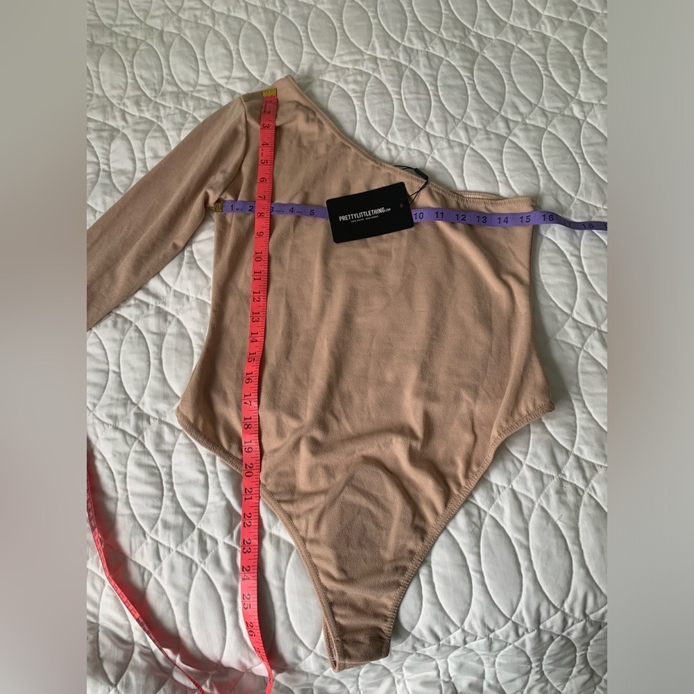 #17 NWT Asymmetrical Pretty Little Thing bodysuit. Size 12